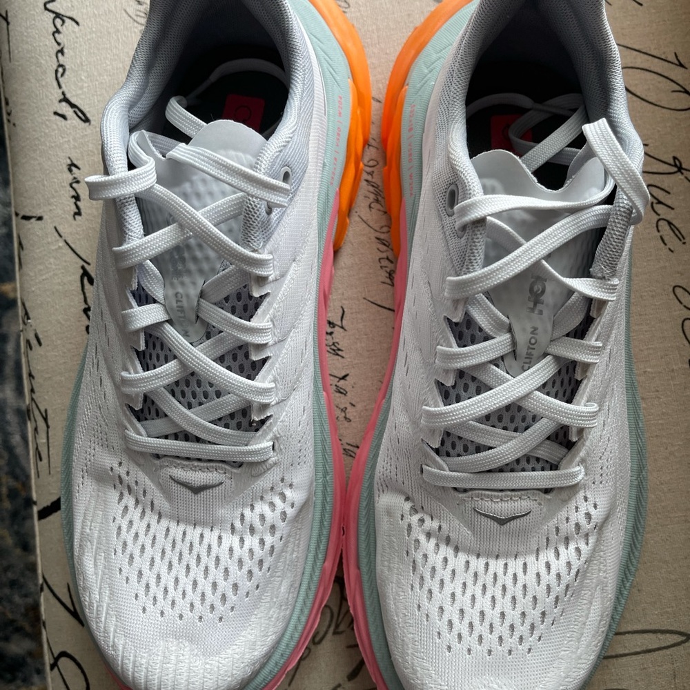 Hoka One Clifton,VERY GOOD Condition.